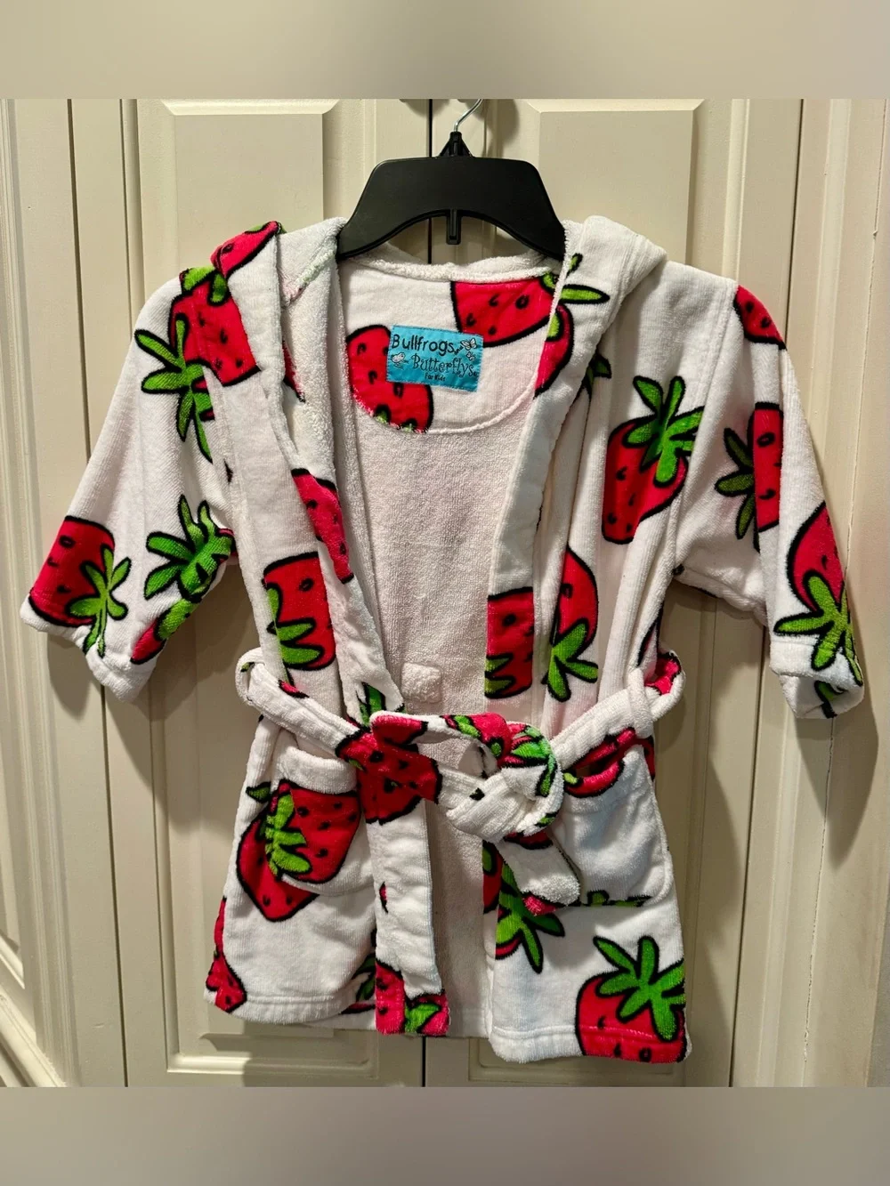 Kids Bullfrogs and Butterflys Strawberry Print Robe - Little Girls Size Medium